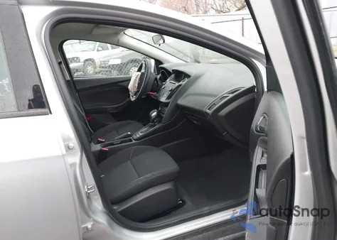 2016 Ford Focus S z USA, uszkodzony, nr VIN 1FADP3E27GL397648